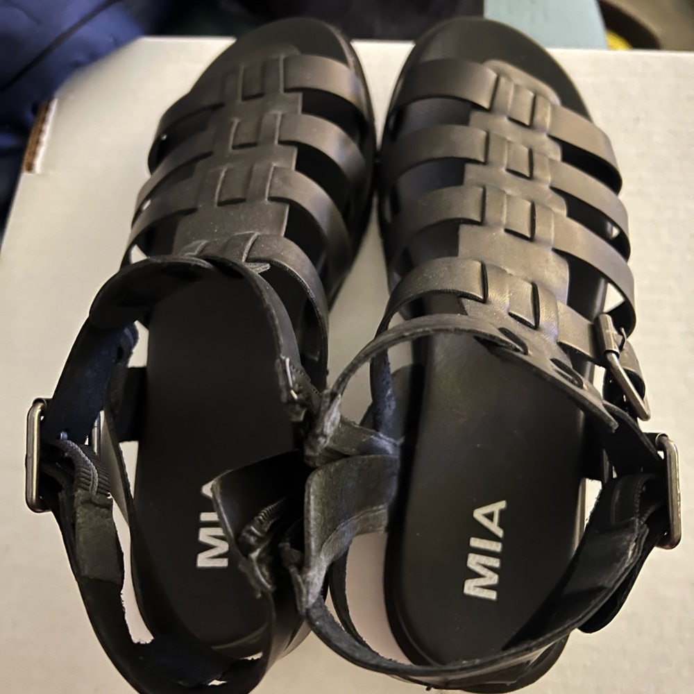 Black Mia Sandals